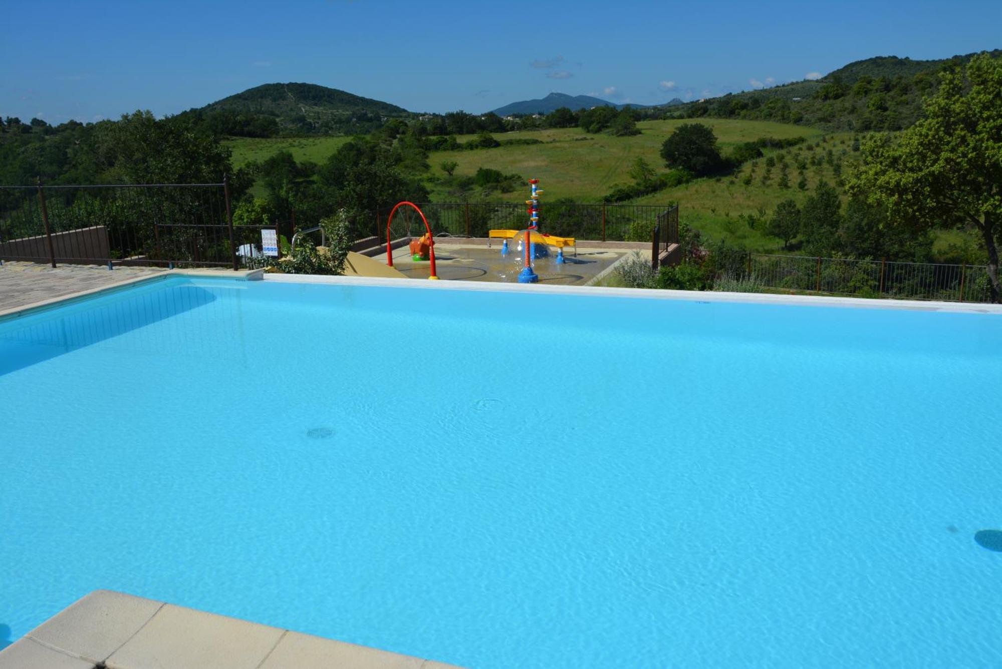 Domaine De Chadeyron Hotell Lagorce  Exteriör bild