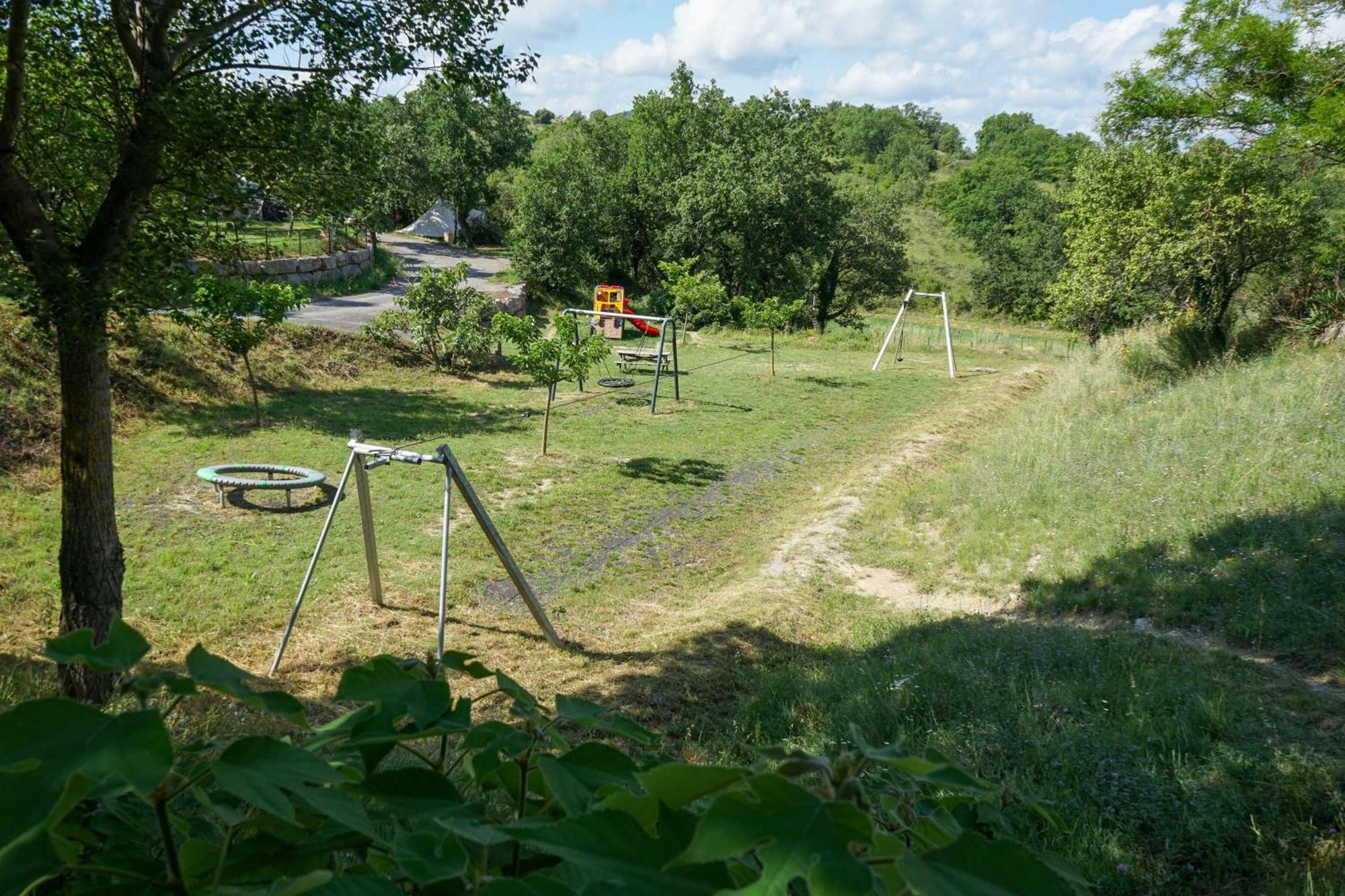 Domaine De Chadeyron Hotell Lagorce  Exteriör bild